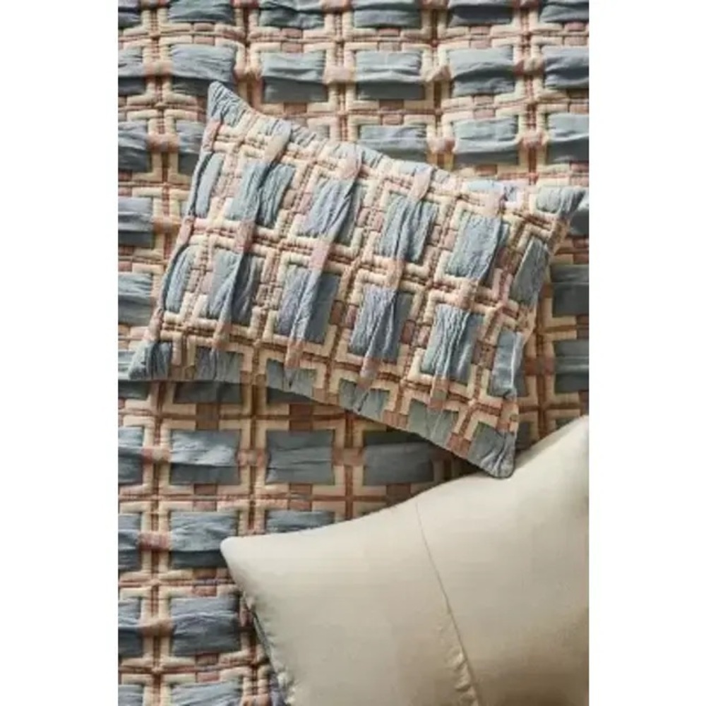 Anthropologie Sonya Matelasse 2 Standard Pillow Shams New. 20x26